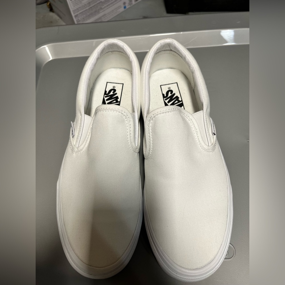 Vans Slip-On Shoe (True White) SIZE: 9.5